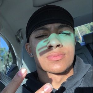 Meet your Posher, Devin